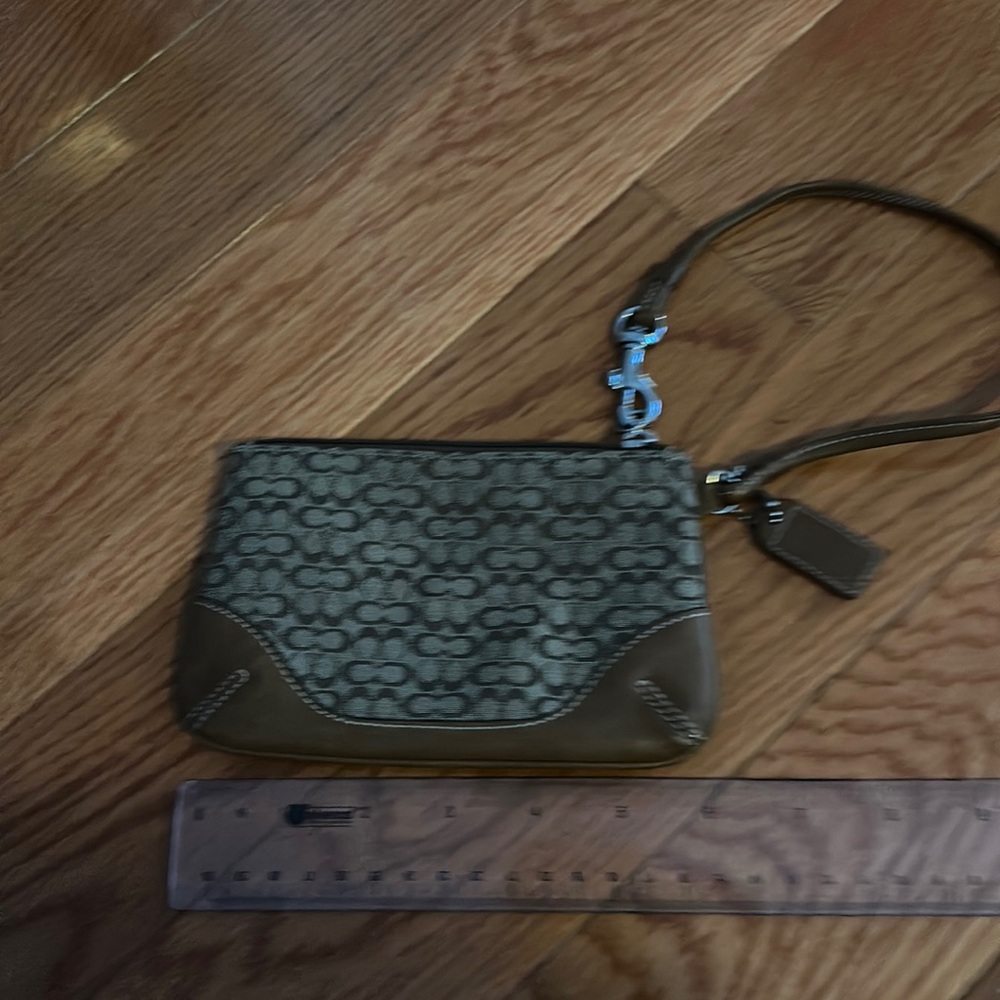 Coach wristlet. Gently used. Like new condition.